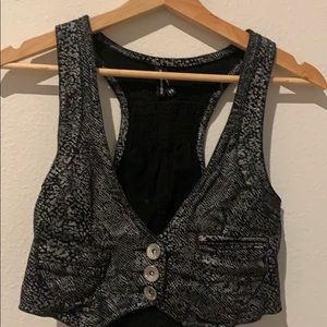 Brand new cute trendy snakeskin cropped vest